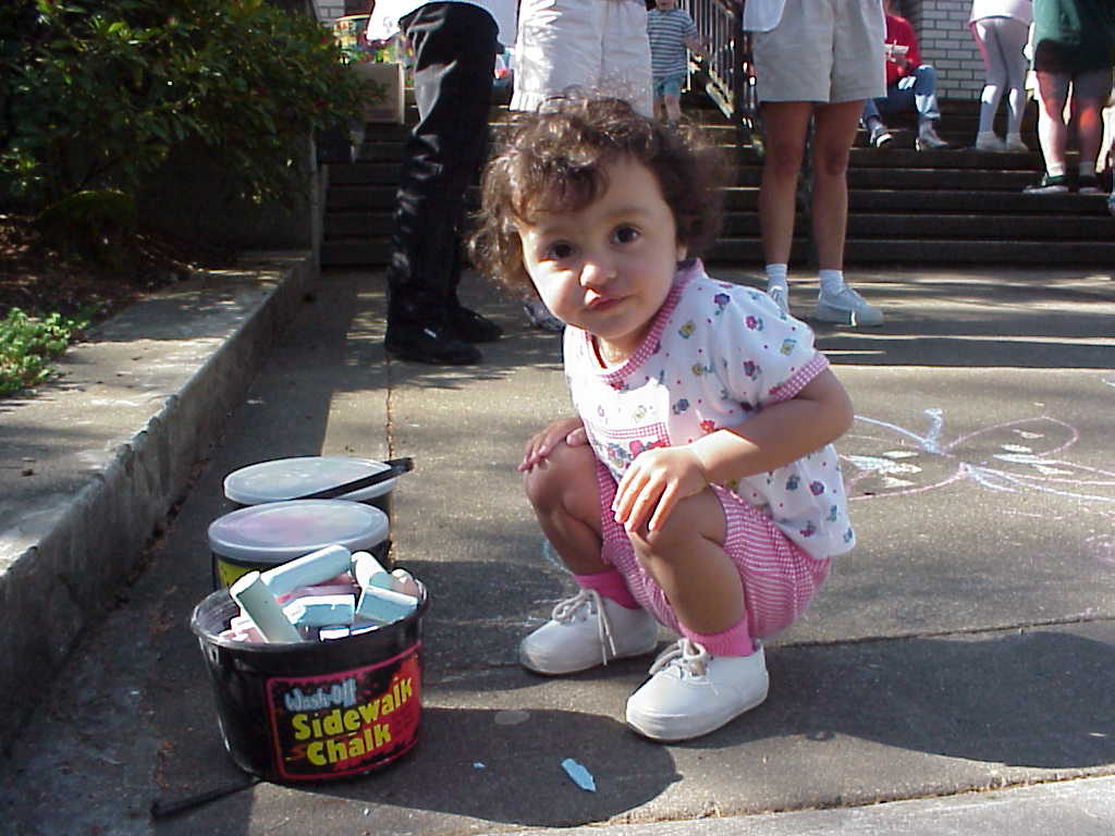 sidewalk artist.JPG